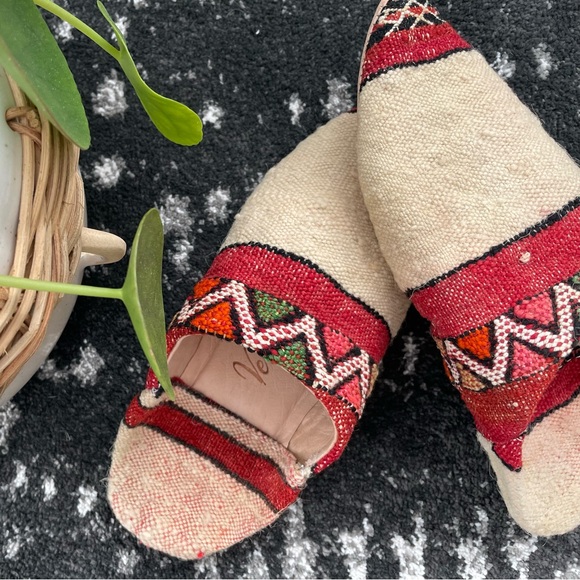 NWT Verve Culture bohemian Moroccan Kilim house slippers - Picture 2 of 6